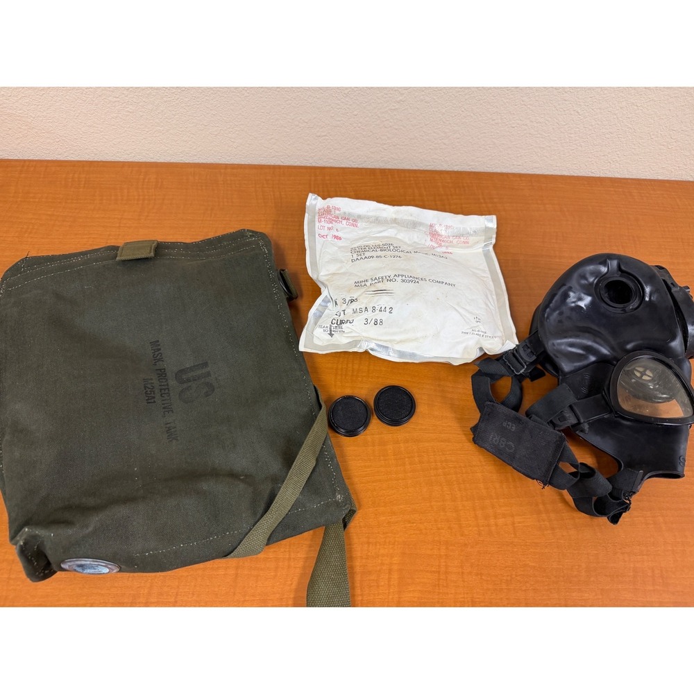 Vintage US Military M25A1 Protective Tank Mask with Bag and Sealed Filter 1986